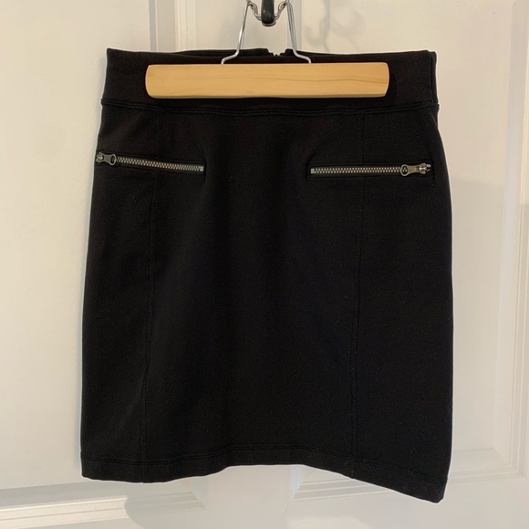 Lululemon black miniskirt - Picture 3 of 8